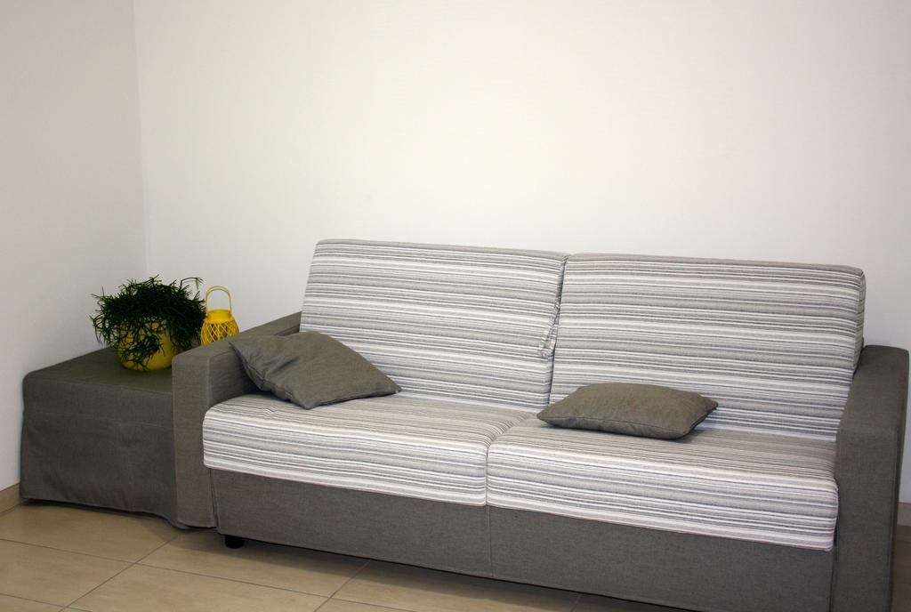 Gilda E Vesuvio Apartment